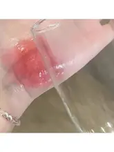 光沢感のあるリップグロス【秋冬カラー・ブラウン系・白く見える効果】