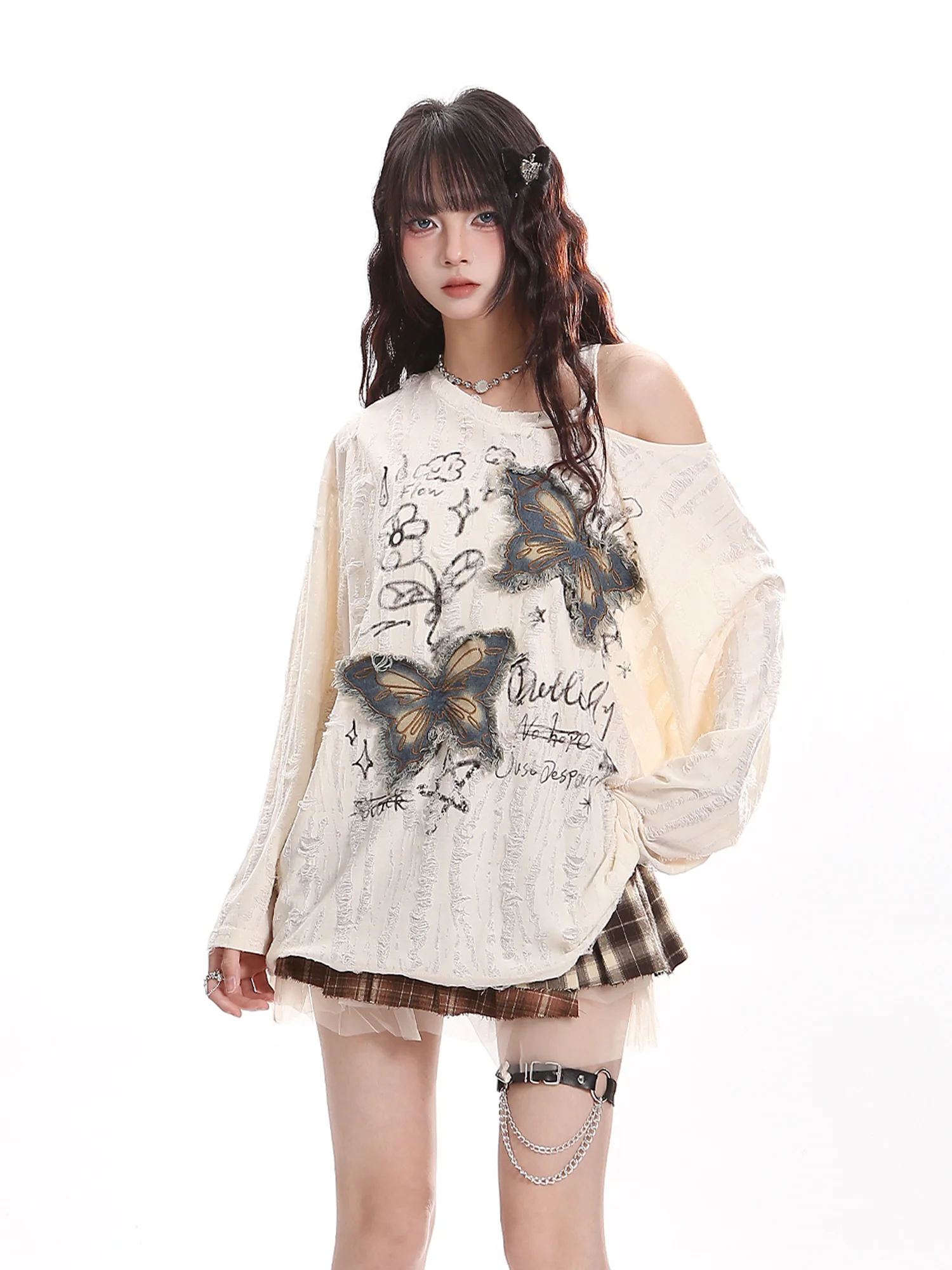 なで肩Tシャツをどう選ぶ？蝶柄の斜め肩デザインが注目する理由とは