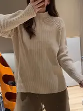 ゆったりとした半高ネックニットセーター【春用・女性用・フィット・体型カバー】
