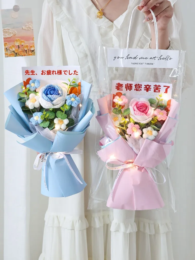 先生の日に贈る感謝の言葉は、花束で伝えるべき？毛糸のカーネーションが選ばれる理由