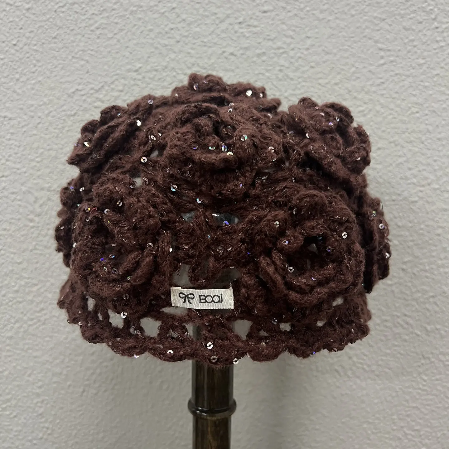 手編みスパンコール透かし花デザインの夏用帽子：カラー帽子 デコ の実用性と適用シーン