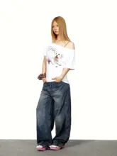 小犬プリントの斜め肩デザイン半袖Tシャツ【夏用・フィット・カジュアル】