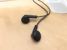 高音質イヤホン【マイク付き・黒・通話対応・フラット型イヤーピース】
