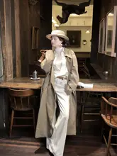 白色デニムパンツとシャツのコーディネート【ファッション・カジュアルスタイル】（セットアップ対応）