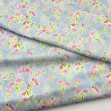 青地に小花柄の全棉平布【DIY用・デジタルプリント】
