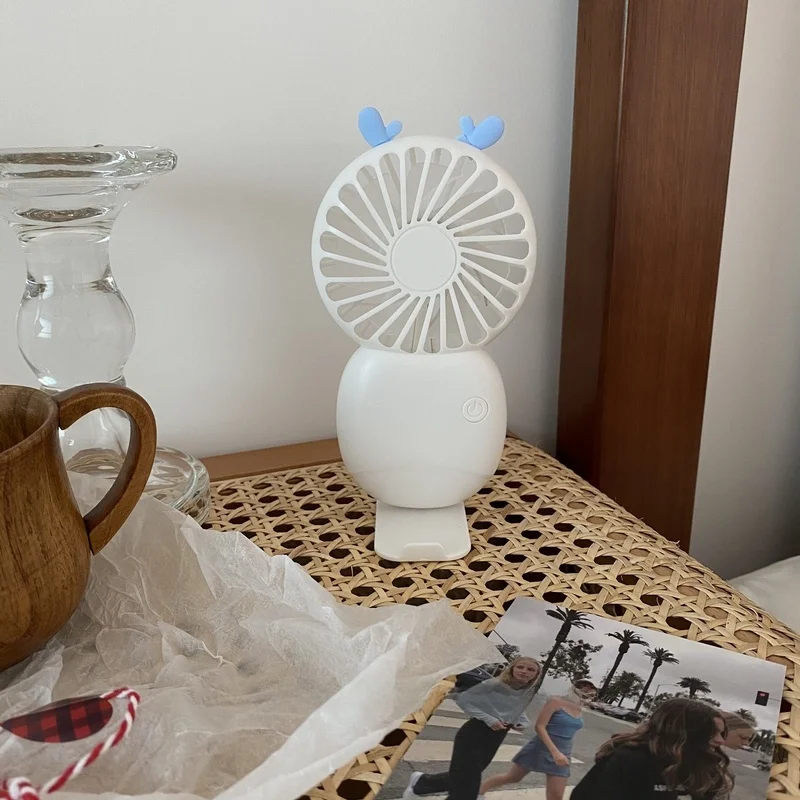 ポータブルミニファンUSB充電モデル：旅行や外出時の涼しさを実現