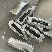Y2Kスタイル PUレザーのシルバー色ヘアクリップ【前髪用・使いやすい・シンプルデザイン】