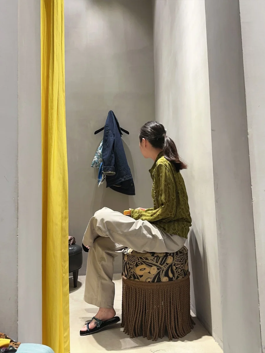 40代女性に合うワイドストレートスラックスの選び方：A-BOW STUDIOSの高密度長綿パンツを徹底解説