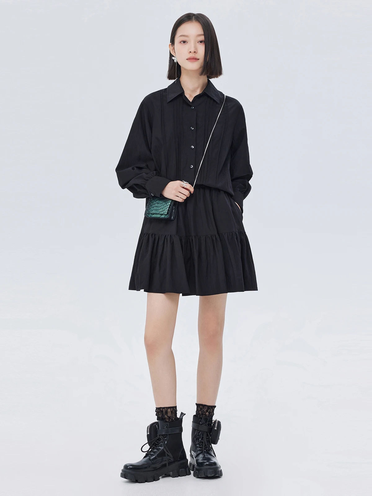 高腰Aラインプリーツミニスカートとゆったり黒シャツの春向けコーディネートセット：通販で選ぶべきポイント