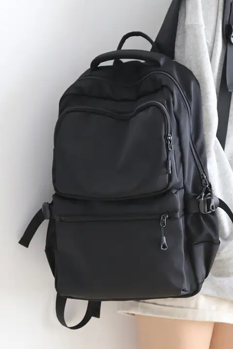 シンプルカラーのリュックサック【男女兼用・通学・旅行用・パソコン収納】（セットアップ対応）