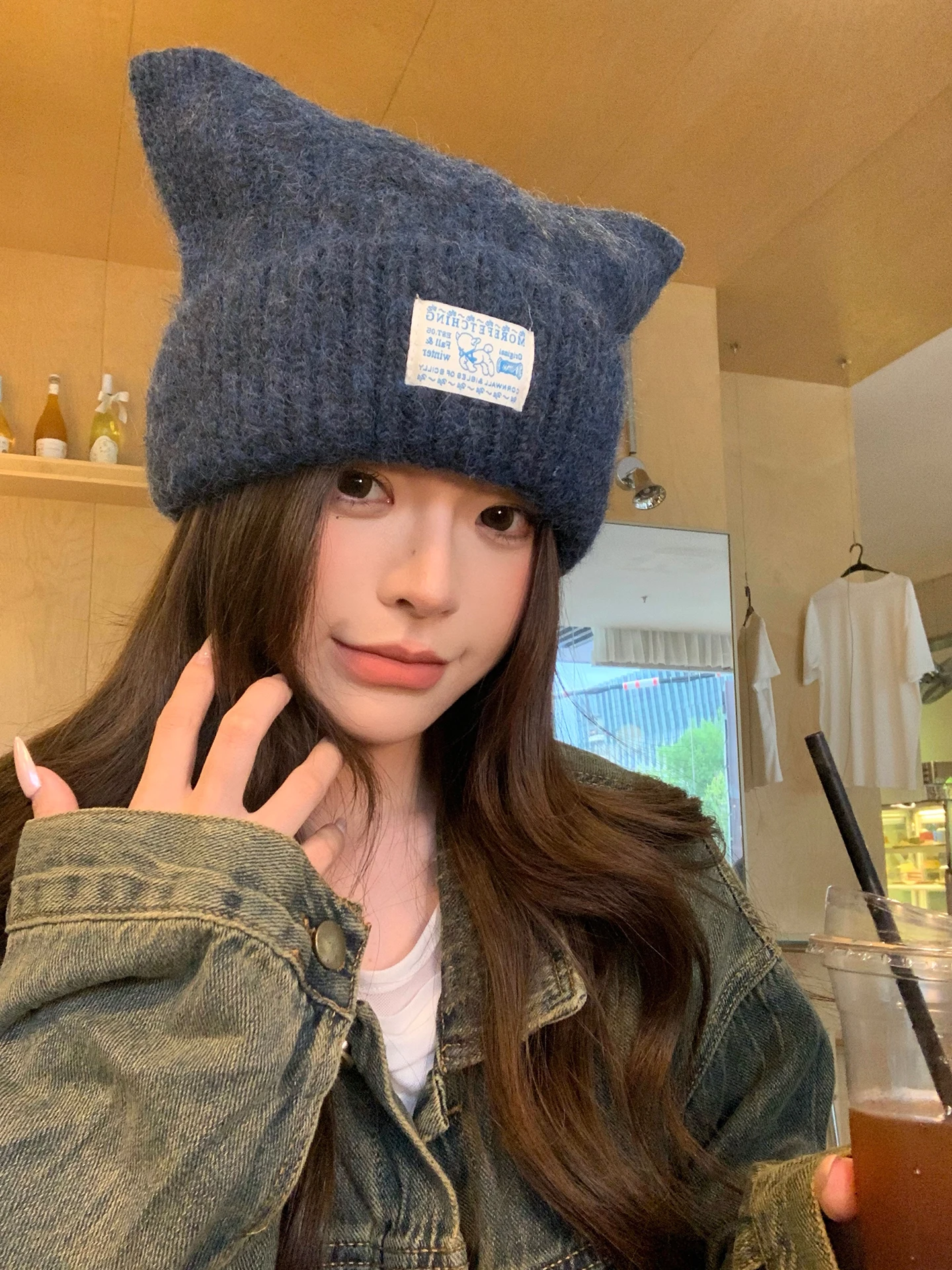 猫の耳をつけることで何が変わる？冬の日常を彩る、かわいい猫耳ニット帽の選び方