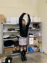 NEVERSEEZ レースフリル付きグラフィックプリントスカート