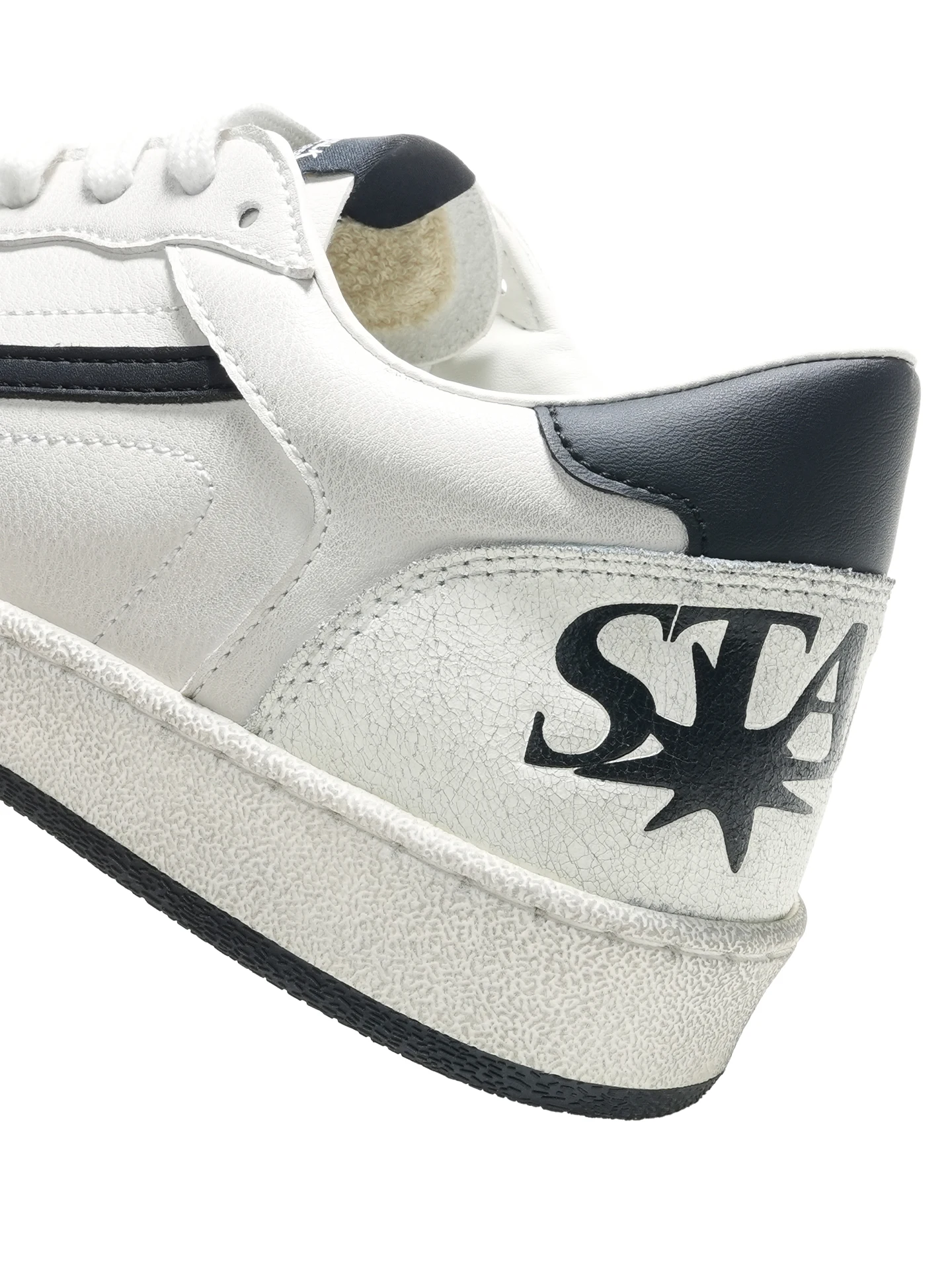 90s hiphop スニーカーのヴィンテージ風デザインを実現する白黒流星スニーカー