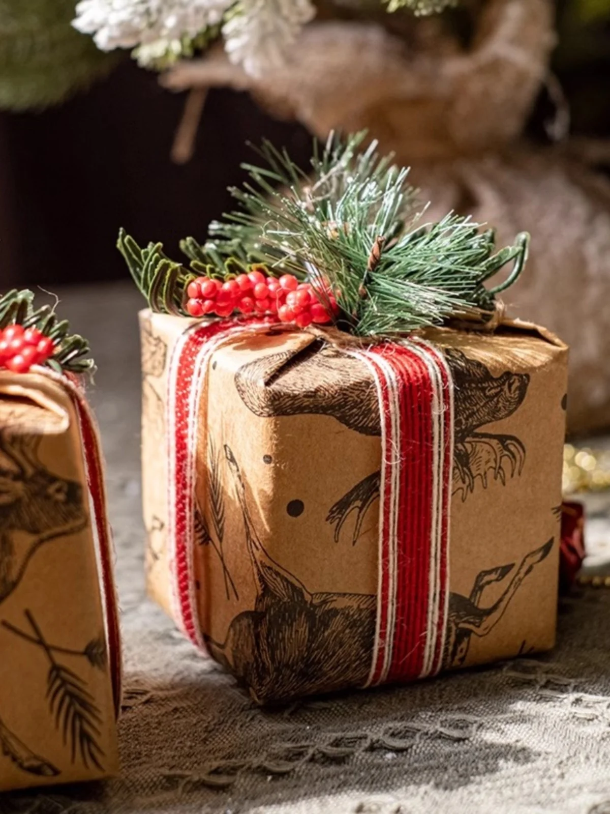 クリスマスギフトボックス：シーンセッティングと雰囲気作りに最適な装飾用アイテム