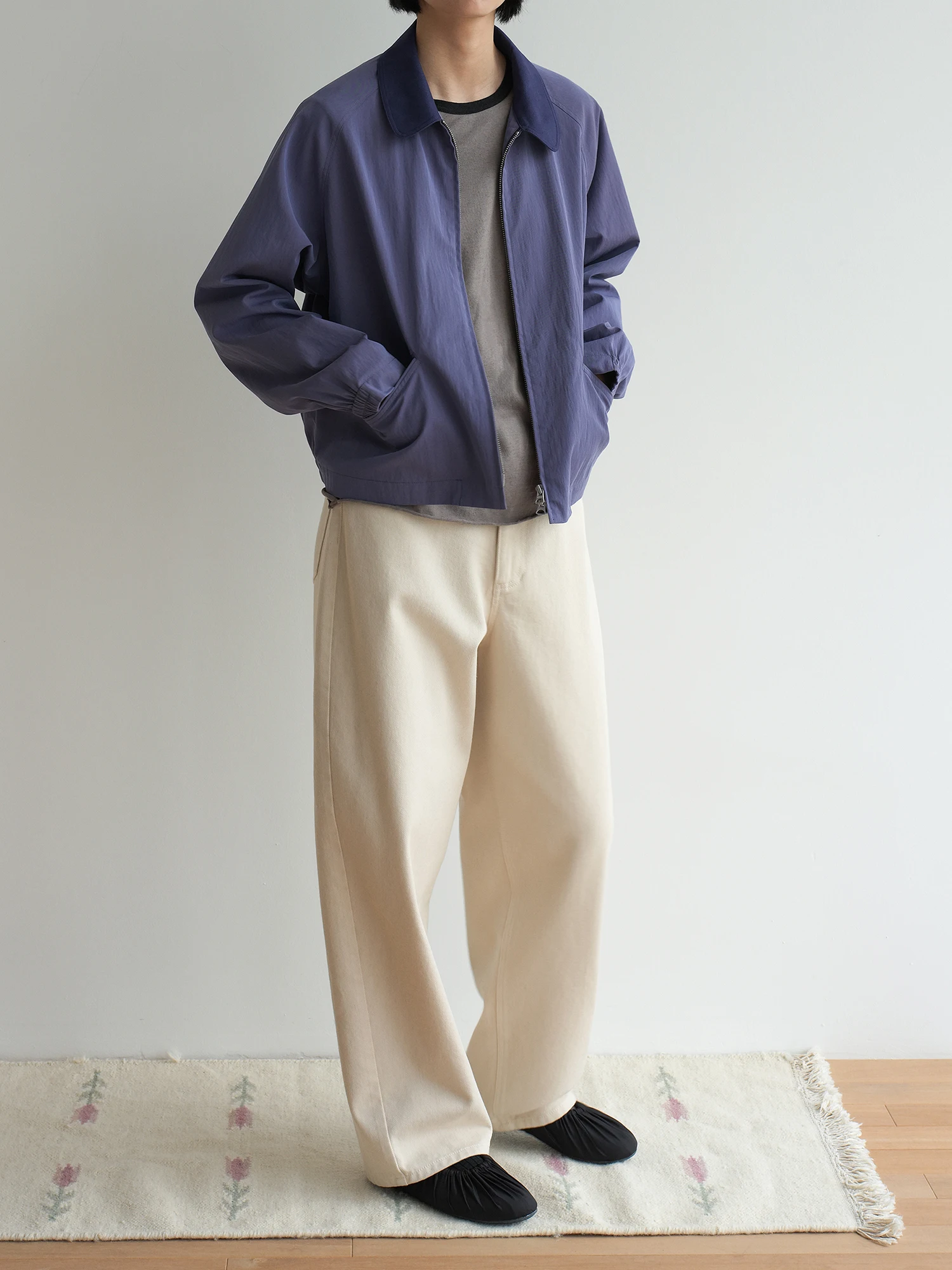 カラー ジャケット どんな色がおすすめ？夕暮れ紫のジャケットが、気分を変える理由とは？