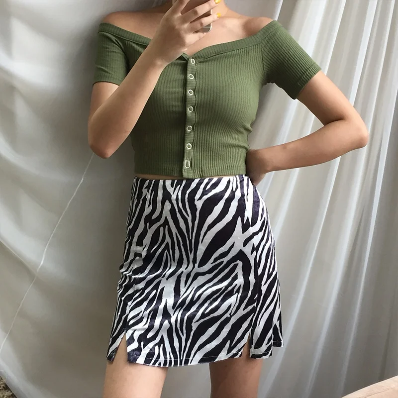 ベリーショート 丸顔 ぽっちゃり向け ハイウエストショートTシャツの実用性とスタイル提案