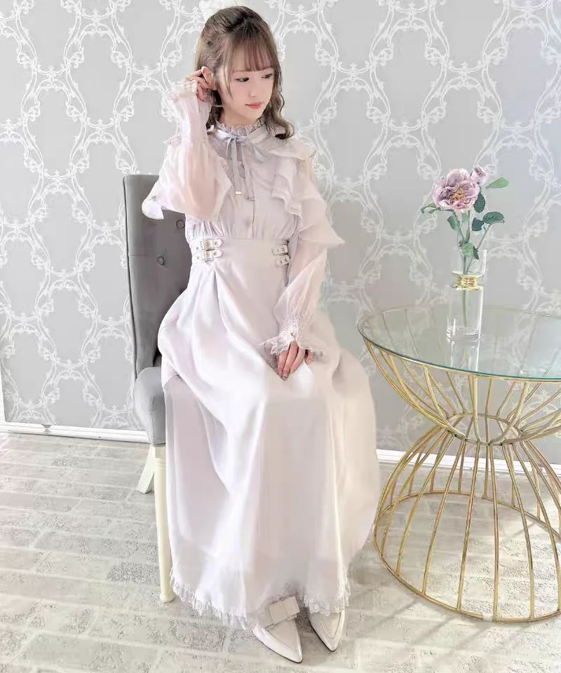可愛らしいリボン付きレースデザインのウエスト絞りチュールワンピース