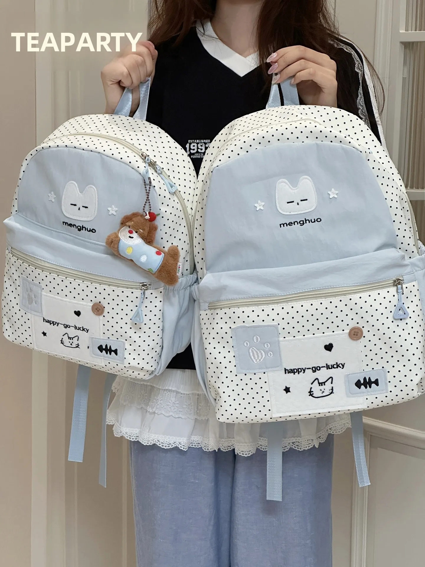 高校生が選ぶ「おしゃれで軽いリュック」は、黒かピンクか？デザインと機能のバランスが鍵
