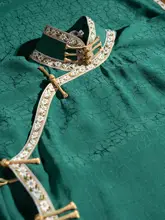 レトロ風の植物繊維製一体型チャイナドレス【スリーブ付き・身体にフィット】