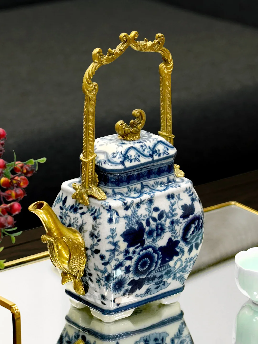 青花手描き陶器製ティーポット兼コーヒーポット：茶色 黒 のインテリアに最適な中華風デザイン