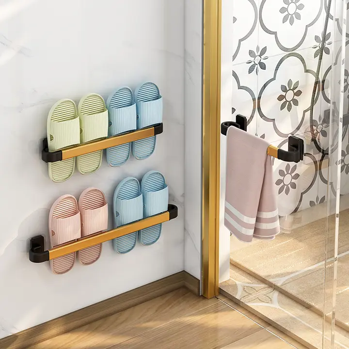 浴室用 壁掛けスリッパラック【穴あけ不要・水切り機能付き・収納便利】