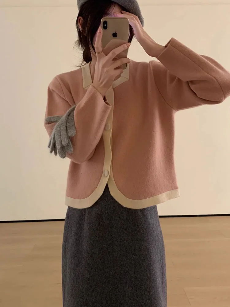 11月上旬に着るべき服は2wayニットか？それともショート丈のカーディガンか？