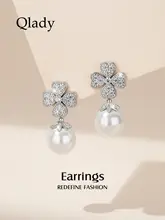 四葉クローバーのシルバーピアス【秋冬用・個性的・美しいデザイン】