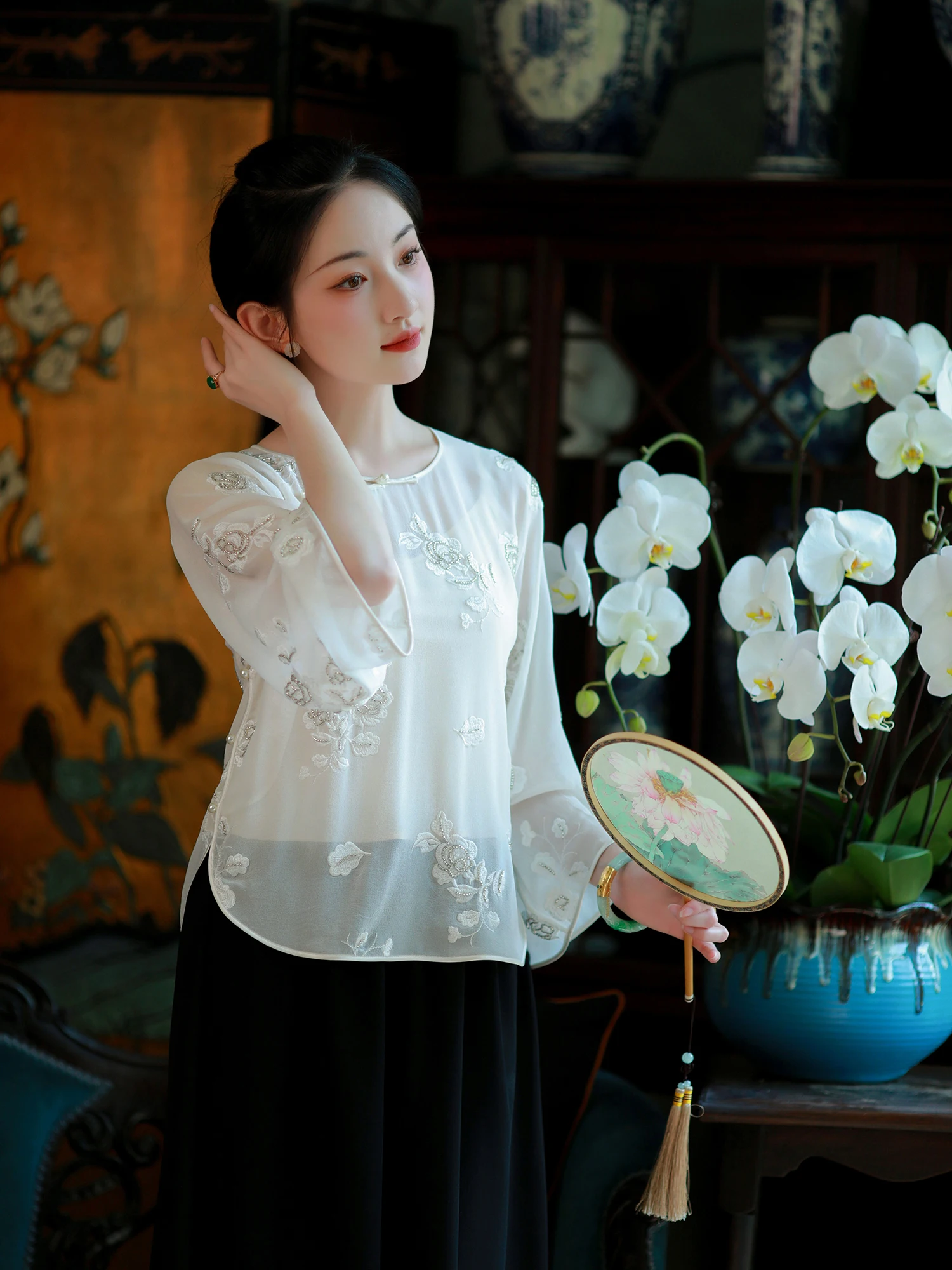 40代の結婚式でぽっちゃり体型を美しく見せるパンツスタイルは？