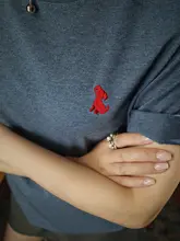 花柄刺繍デザインのヴィンテージ風デニムブルーTシャツ