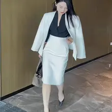 軽やかな印象の小西装ジャケットとスカート【高級感あるデザイン・オールシーズン対応】（セットア  ップ対応）