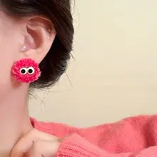 可愛いフェルト製キャラクターイヤリング【秋冬用・個性的なデザイン・耳元を飾る】