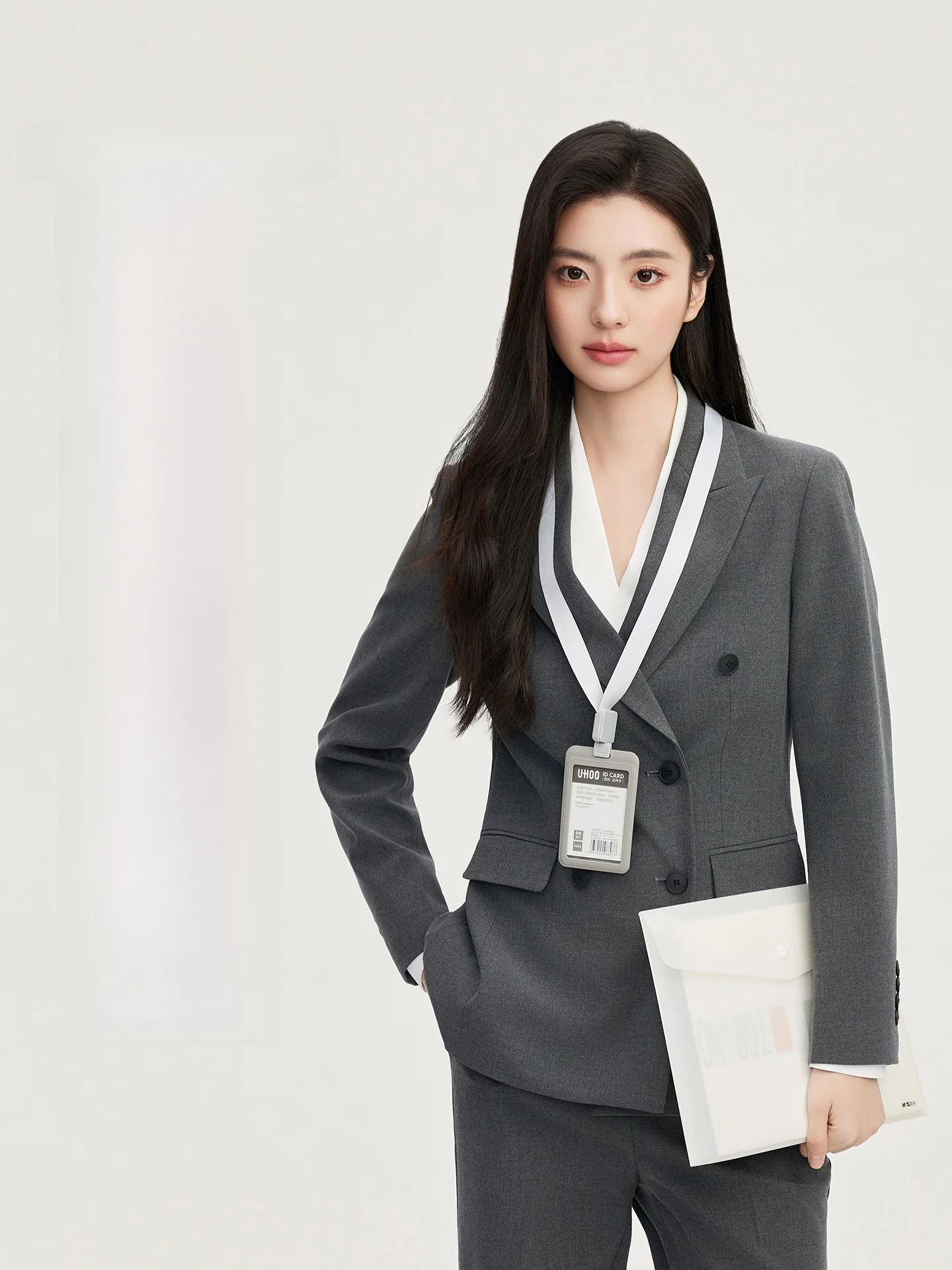 50代女性管理職が選ぶスーツブランドは？高級感と実用性を両立した「GOODYOUNG/高的雅」のダブルブレストグレースーツがおすすめ