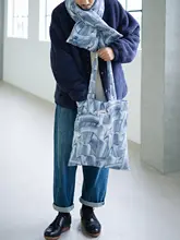 海波纹筆刷印花の白鸭绒羽绒刺繍トートバッグ
