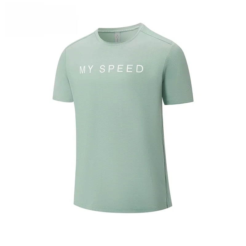 軽快な着心地の夏用ランニングTシャツ：メンズショートスリーブの実用性と性能解析