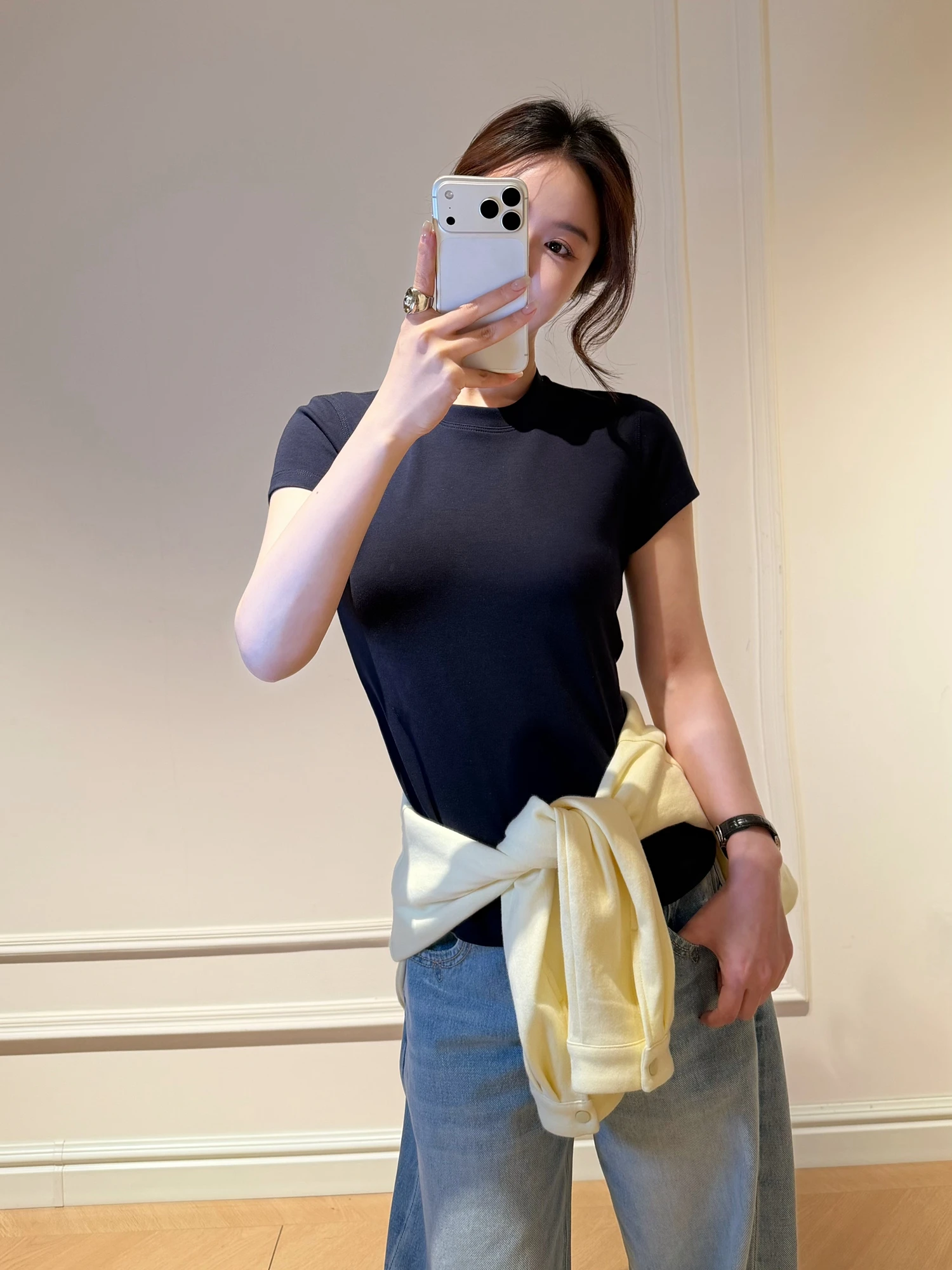 大学生女子が毎日着て安心できるTシャツは、どう選ぶ？