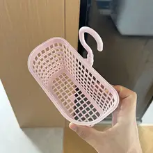 通気性抜群！プラスチック製の小型吊り籠【水切り機能付き・収納バスケット】