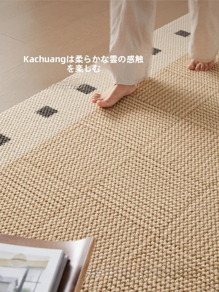 フランス風クリームカラーラグ：リビングアクセントクロスの実用性とデザイン特性