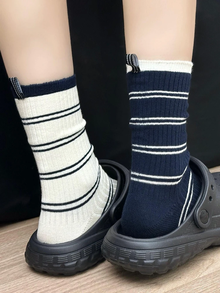 ストライプテーパードアンクルパンツ：大学スタイルのすっきりデザインが春秋に最適な理由