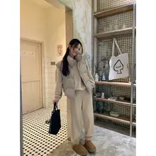 浅いカーキの加厚パーカー【カジュアル・ウィンター用・長袖】（セットアップ対応）