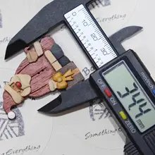 クリスマスサンタクロースデザインのウッドボタン【ギフト付き・ドイツ製】