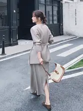 高級感あるカジュアルスタイルのジャケットとスカート【上品なデザイン・春向け】（セットアップ対応）