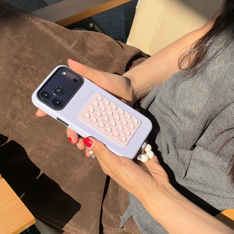 2026年スマホケースの流行は「小物のファッション」に？インスタ風のビーズチェーンケースが注目される理由