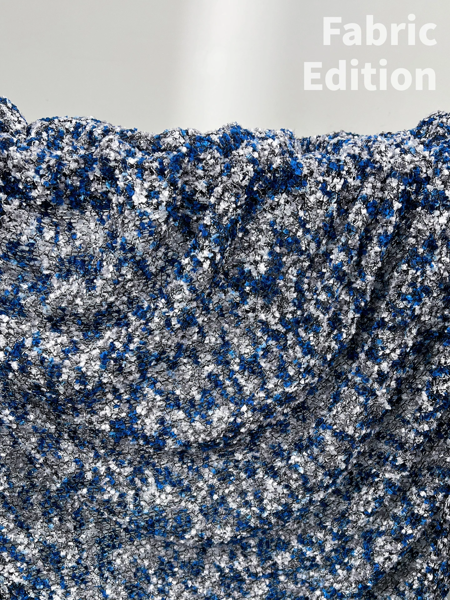 チュール生地とは何か：100%ポリエステルの弾力性のあるデザインファブリックの特徴と使い方