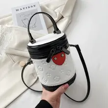 スタイリッシュなハンドバッグ【バケット型・エンボス加工・ショルダー付き・クラシックデザイン】