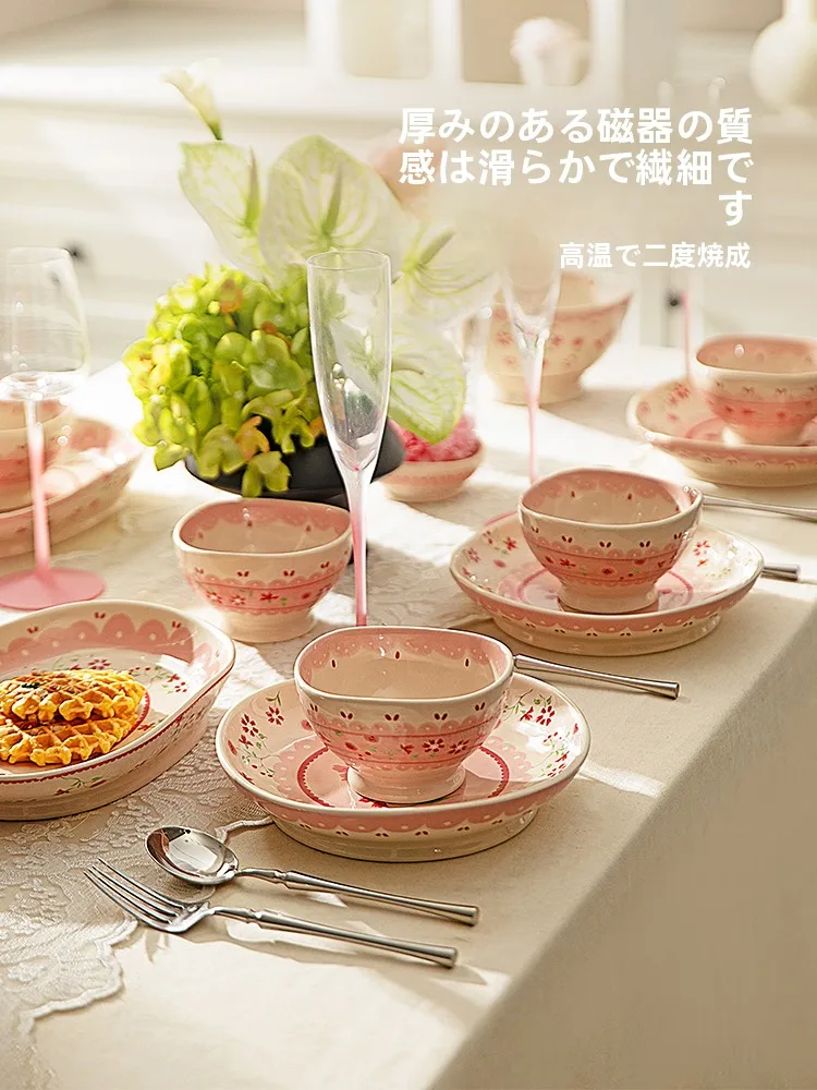 モダンな釉下彩食器セット：センスのいいホームパーティー手土産としての実用性とデザイン性