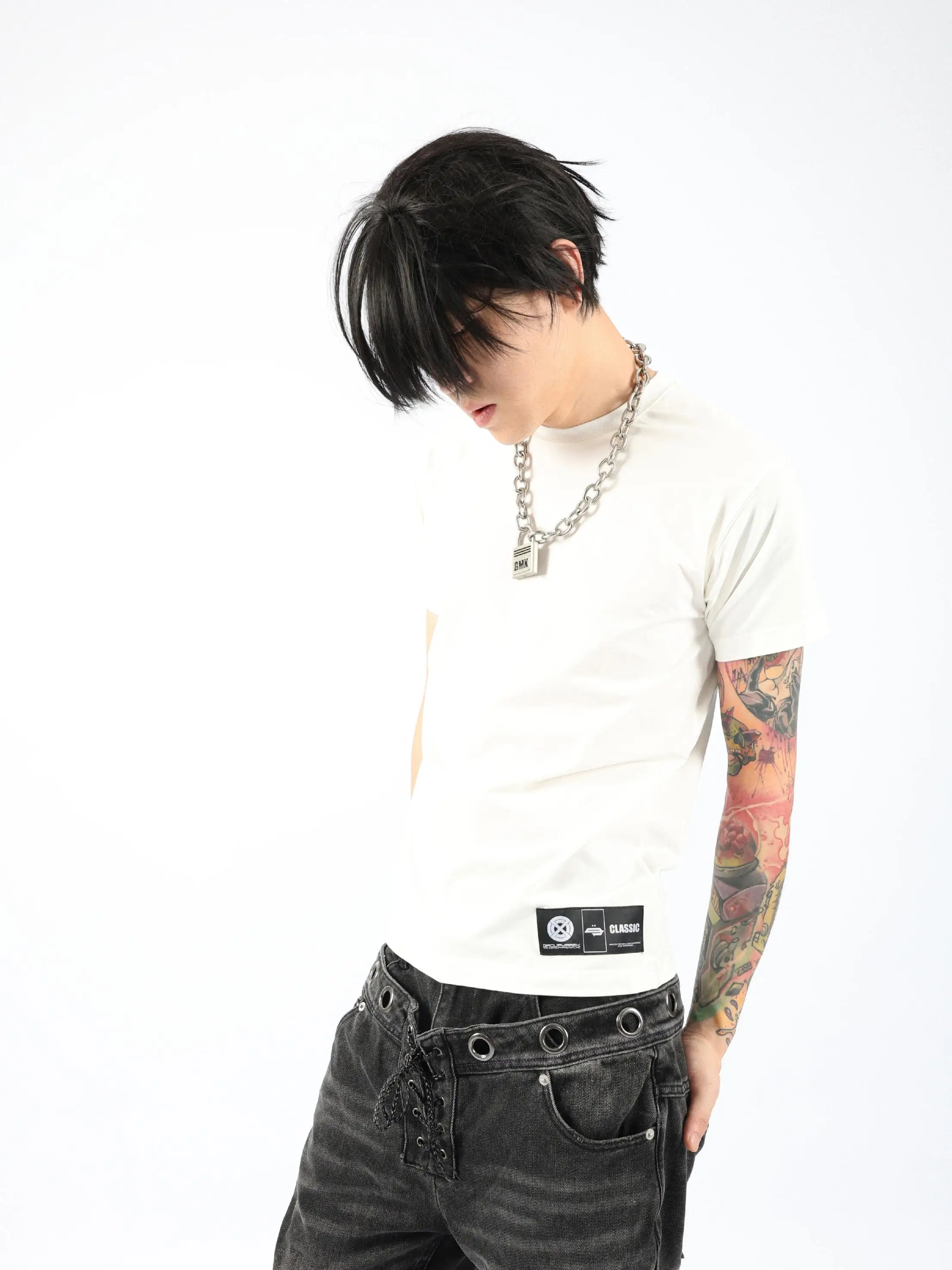 カジュアル ストリート 系のTシャツで失敗しない着こなしは？