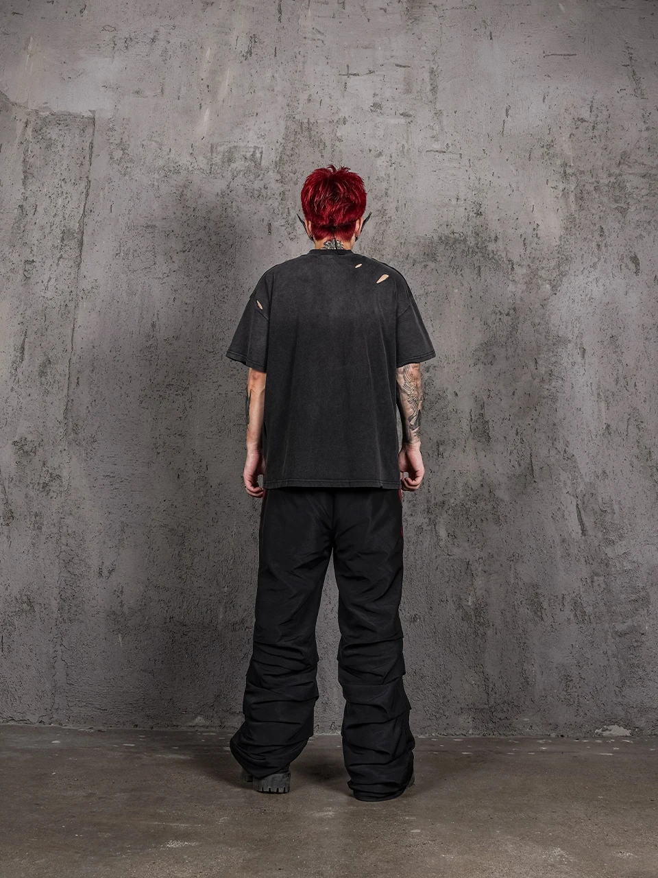絞り染めTシャツは本当におすすめ？黒ずみや黄ばみに強い手作りダメージ加工Tシャツの選び方