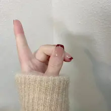 赤い金縁フレンチスタイル手作りネイルチップ【結婚式向け・優雅な印象・指先を美しく見せる】