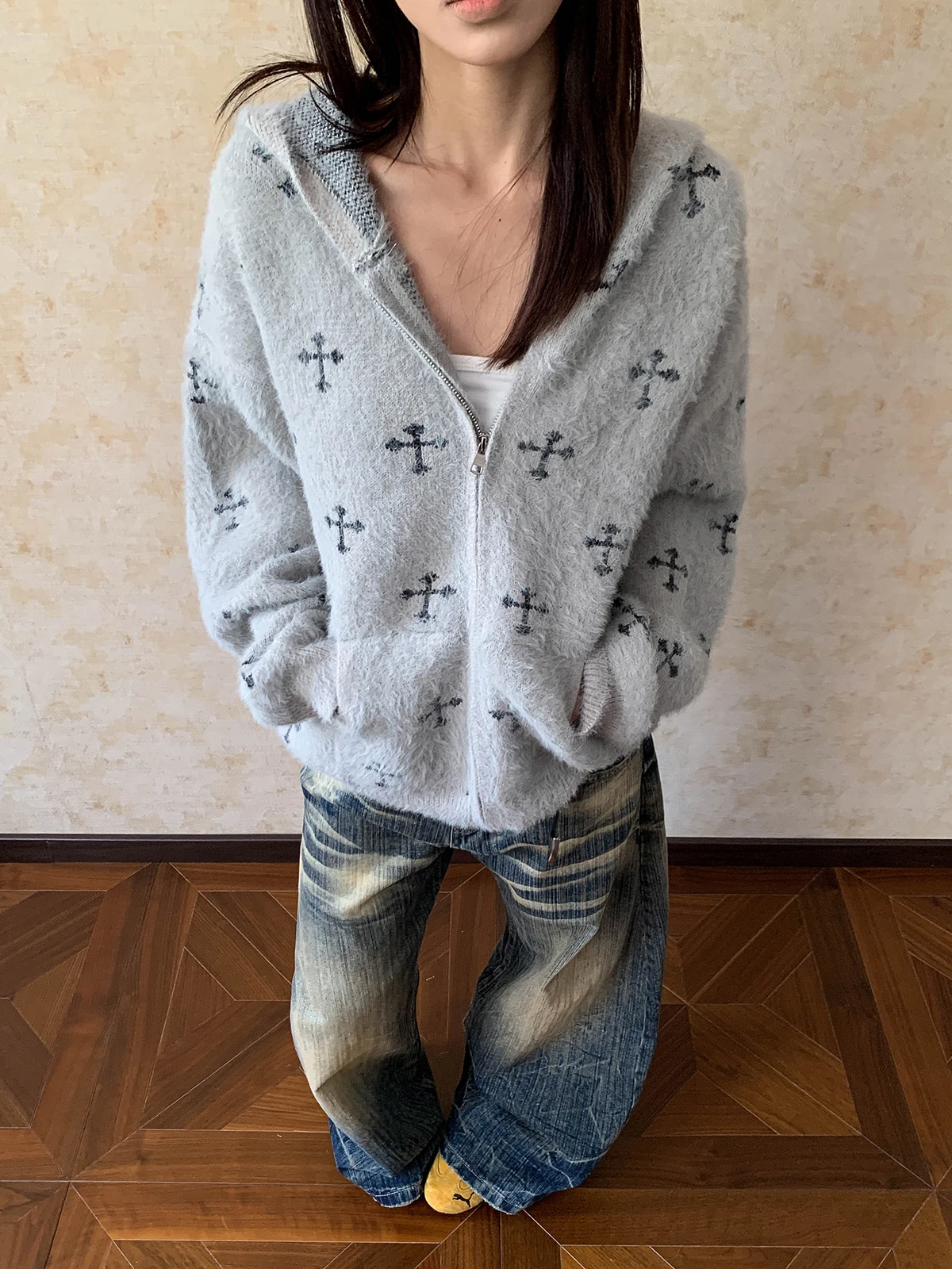 レトロデザイン クロス柄 ニットカーディガン【フード付き・女性用・極上の柔らかさ】