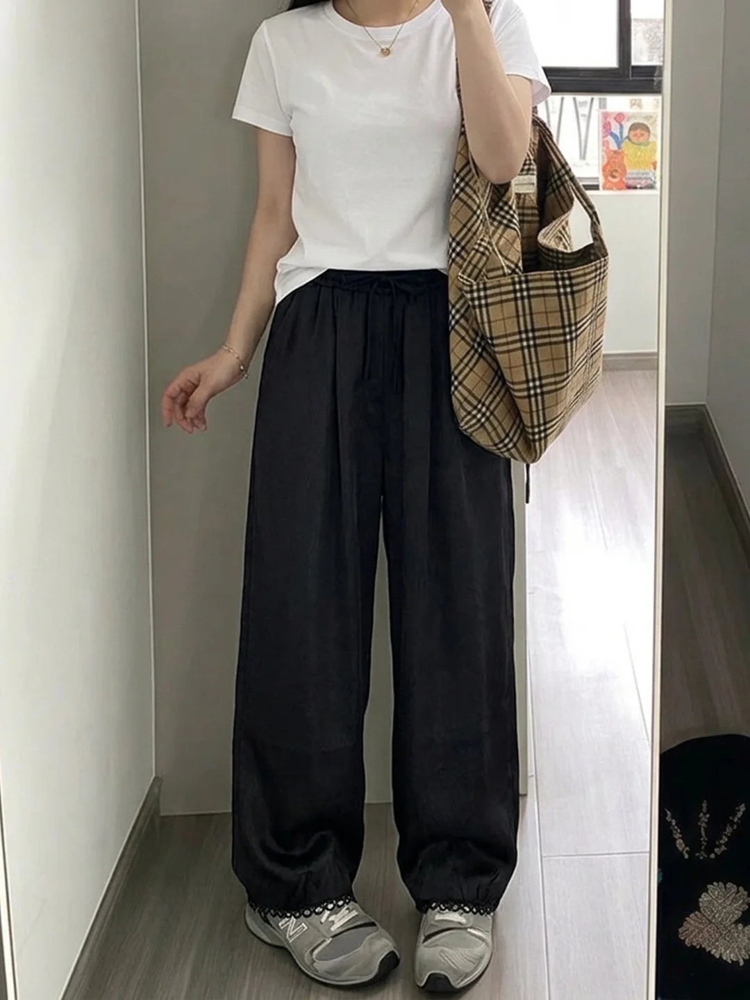 快適で軽やか！大きいサイズの薄手ストレートパンツは通販で安いおすすめ品か
